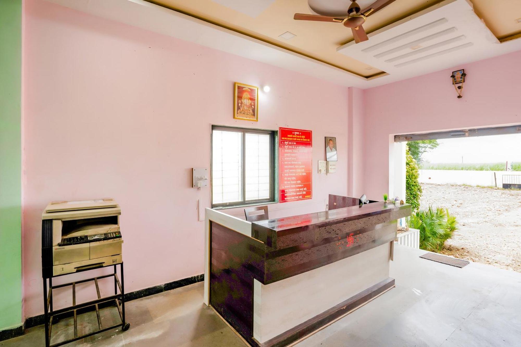 Spot On 79676 Hote Kinara Lodging And Restaurant Daund Esterno foto